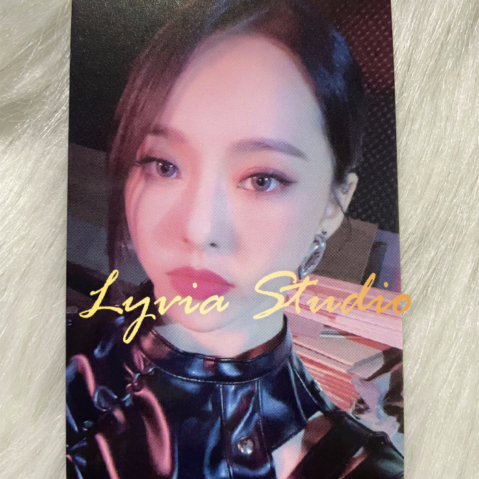 LOONA & Apple Music Fansign Pre-order Photocard A.VER