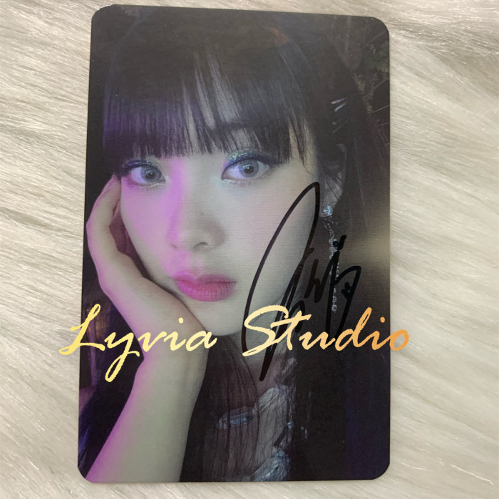 WEKIMEKI  Week End Lol Fansign Winner Signed Photocard