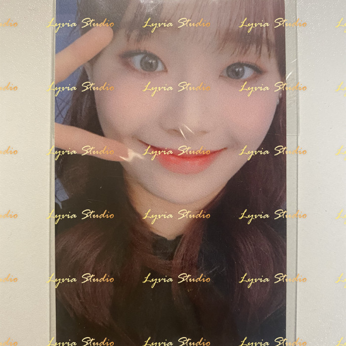 LOONA Chuu  XX Broadcast Photocard
