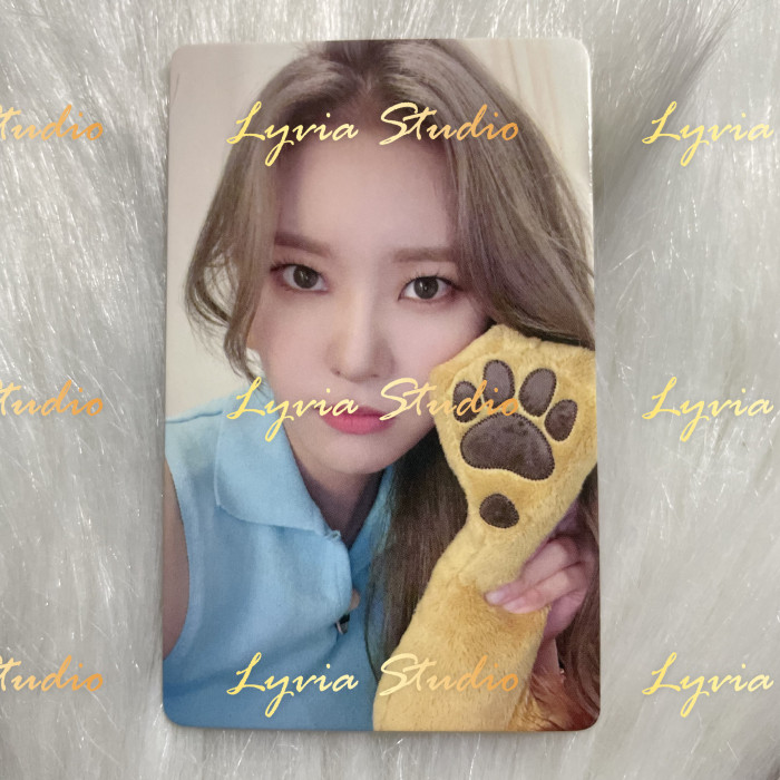 WEEEKLY Holiday Apple Music Fansign Pre-order Photocard