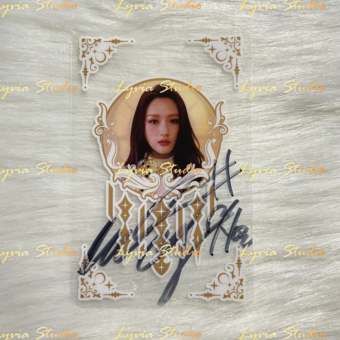 DREAMCATCHER Signed Album Photocard