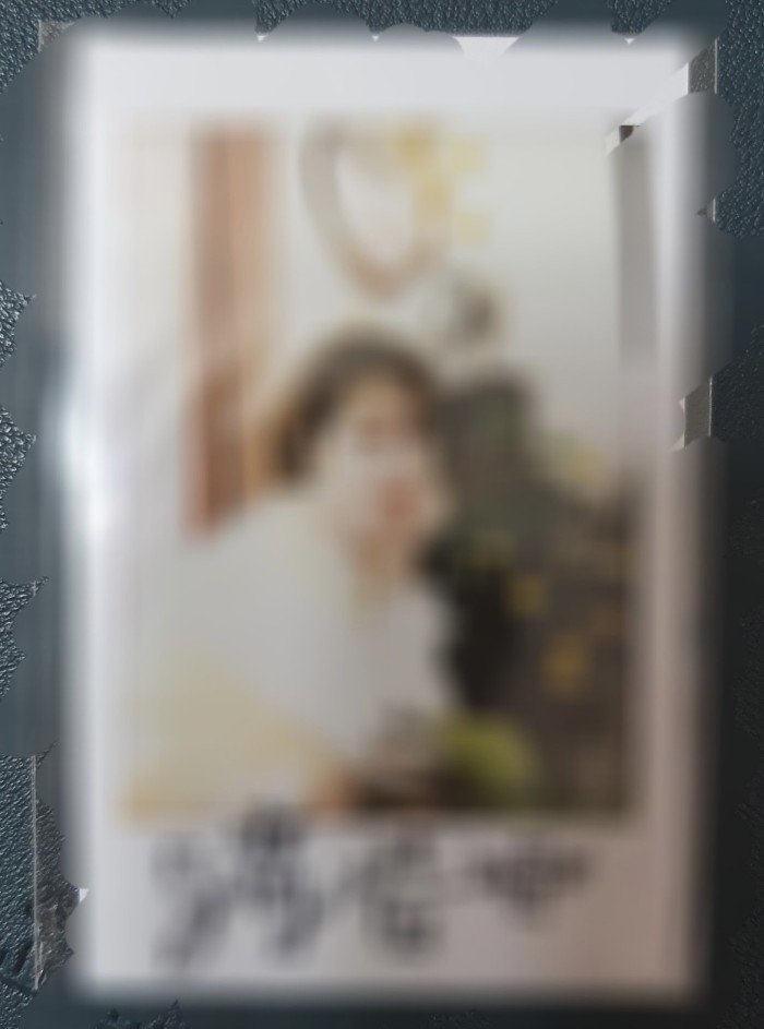 WEEEKLY JIYOON Signed Polaroid from we play era 【Buy it now price】