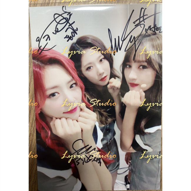 DREAMCATCHER Jiu&Handong&Siyeon Fansign Signed Photograph