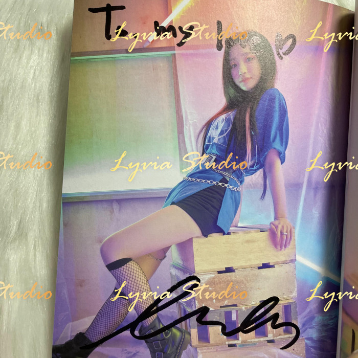 PURPLE KISS Zombie  Fansign Page