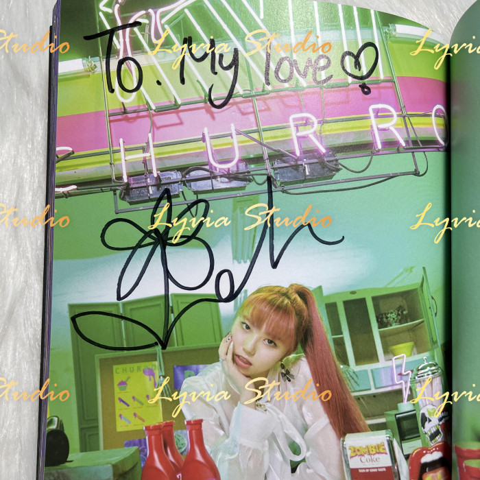 PURPLE KISS Zombie  Fansign Page