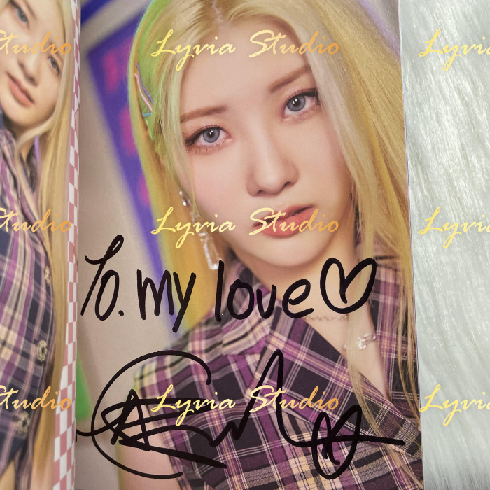 PURPLE KISS Zombie  Fansign Page