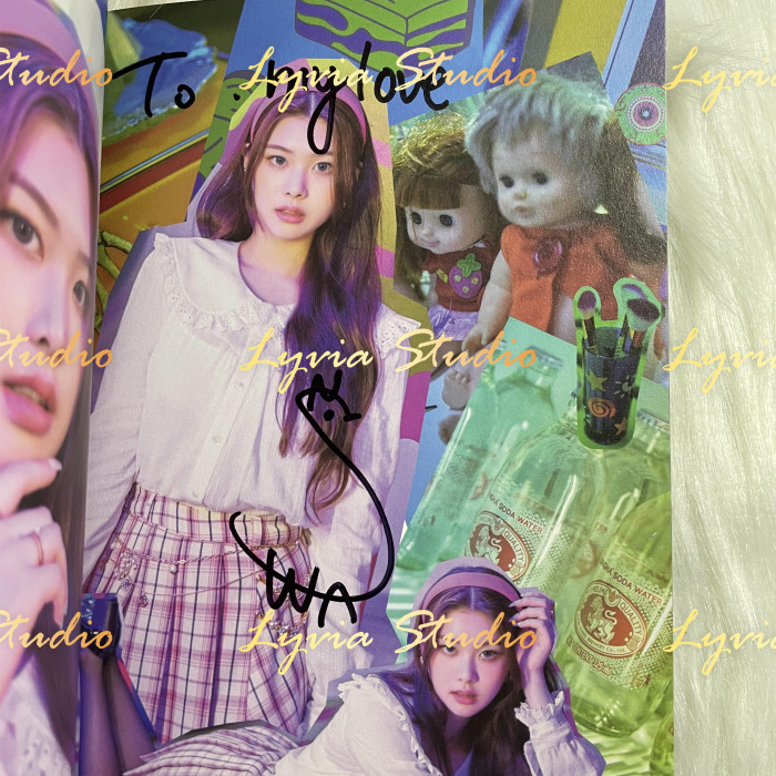 PURPLE KISS Zombie  Fansign Page