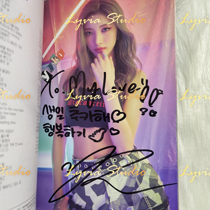 PURPLE KISS Zombie  Fansign Page