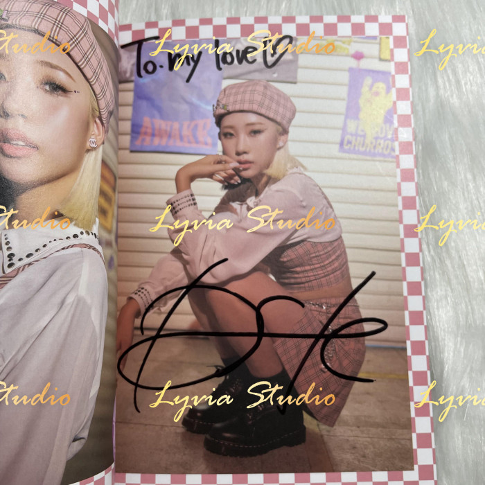 PURPLE KISS Zombie  Fansign Page