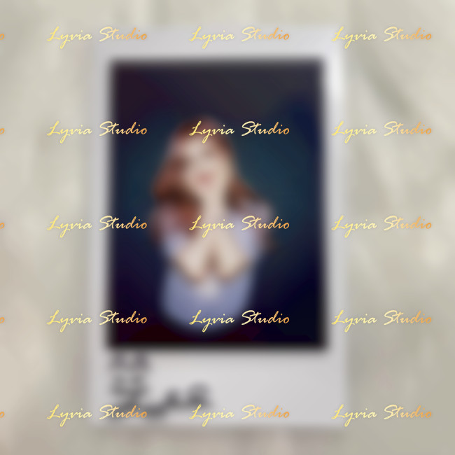 WEEEKLY Jaehee Signed Polaroid from Holiday Party era