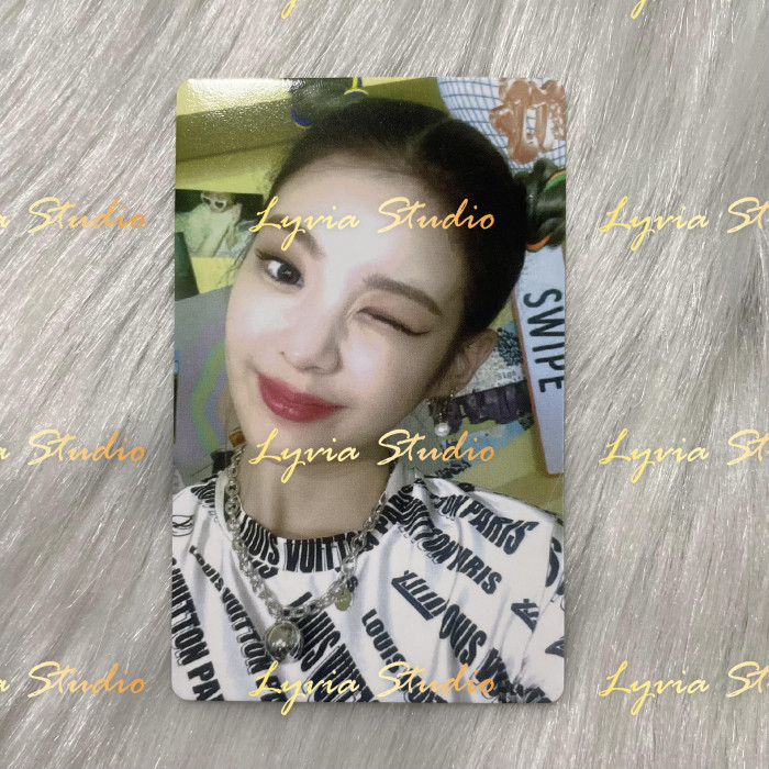 ITZY LOCO Apple Music China Fansign Pre-order Photocard