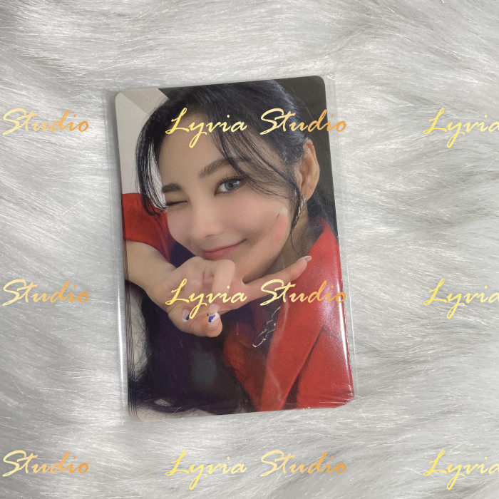 LOONA Not Friend Album Photocard