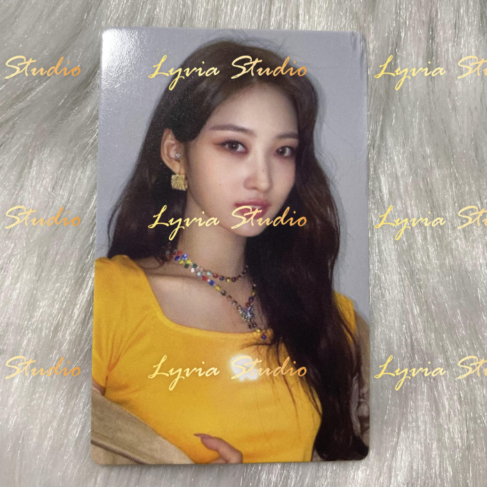 EVERGLOW Pirate Apple Music2.0 Fansign Pre-order Photocard