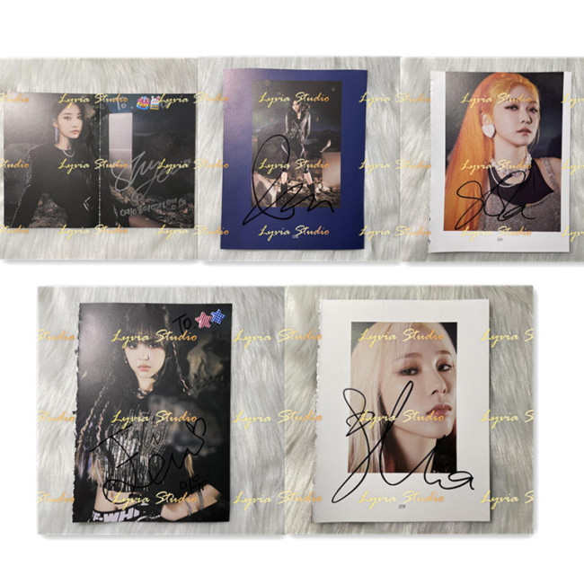 EVERGLOW Pirate Fansign Signed Page
