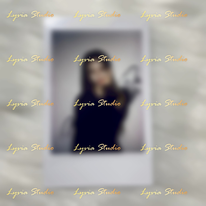 T-ARA PARK JIYEON Signed Polaroid from drama event