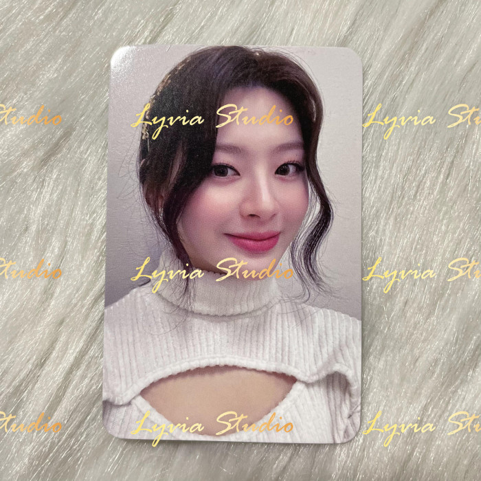 STAYC YOUNG LUV MyMusicTaste Fansign Pre-order Photocard