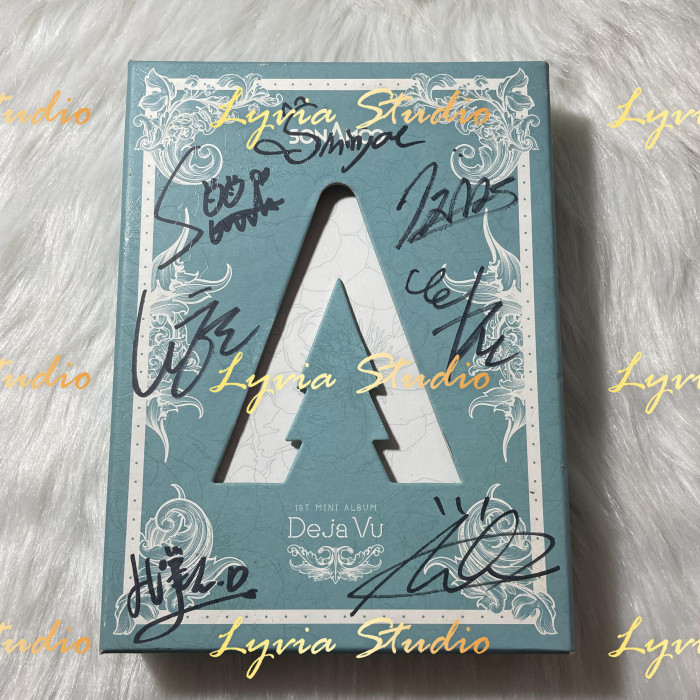 SONAMOO The 1st Mini Album 'DeJaVu' Signed Promo Album