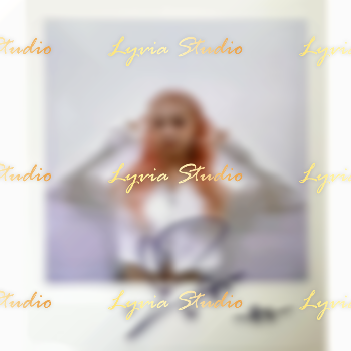 (G)I-DLE YUQI Signed Polaroid Squared Size from Tom boy era