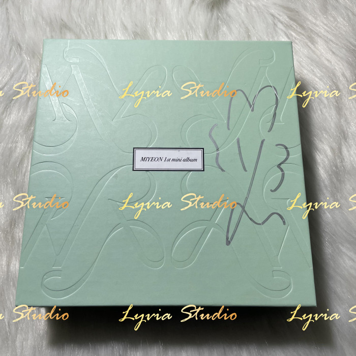 (G)I-DLE Miyeon MY Signed Promo Message Album