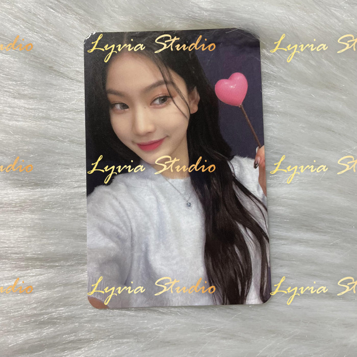 STAYC YOUNG LUV MakeStar3.0 Fansign Pre-order Photocard