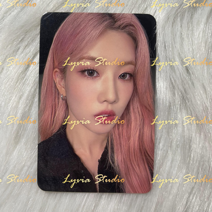 LOONA Yves Heejin Kimlip Jinsoul Flip That Broadcast Photocard