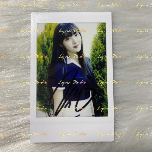 WEKIMEKI Lucy Signed Lipss Polaroid
