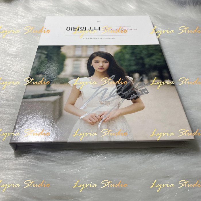 LOONA Heejin Solo 'Vivid' Signed Promo Album