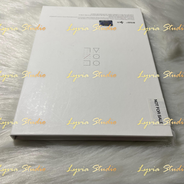 LOONA Heejin Solo 'Vivid' Signed Promo Album