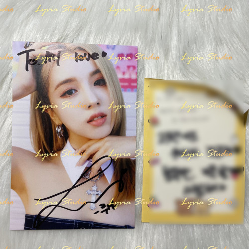 WOO!AH! Lucy Signed Postcard from MakeStar event