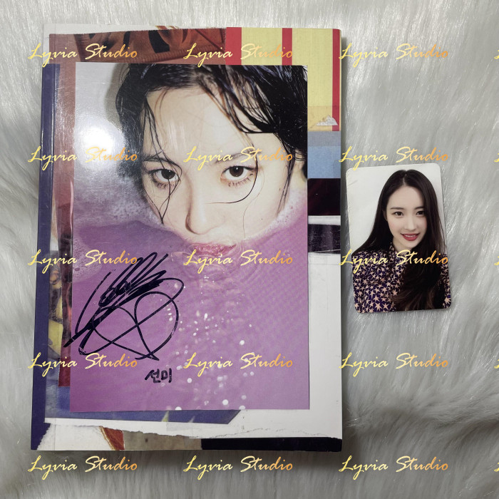 SUNMI Gashina Signed Album With Photocard