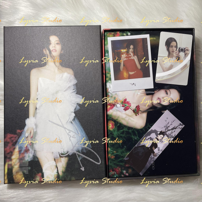 BLACKPINK JISOO ME solo Signed Promo Album(Photocards included)