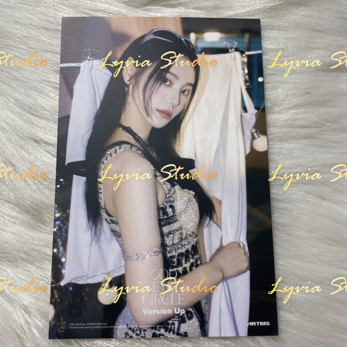 LOONA Odd Eye Circle Kimlip Jinsoul Choerry Version Up Broadcast Postcard