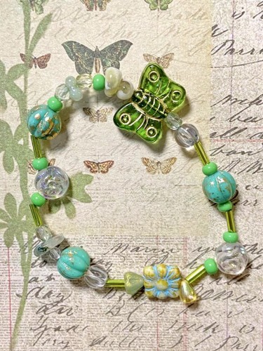 NABI Free Butterfly Pressed Glass Beads Handmade Bracelet