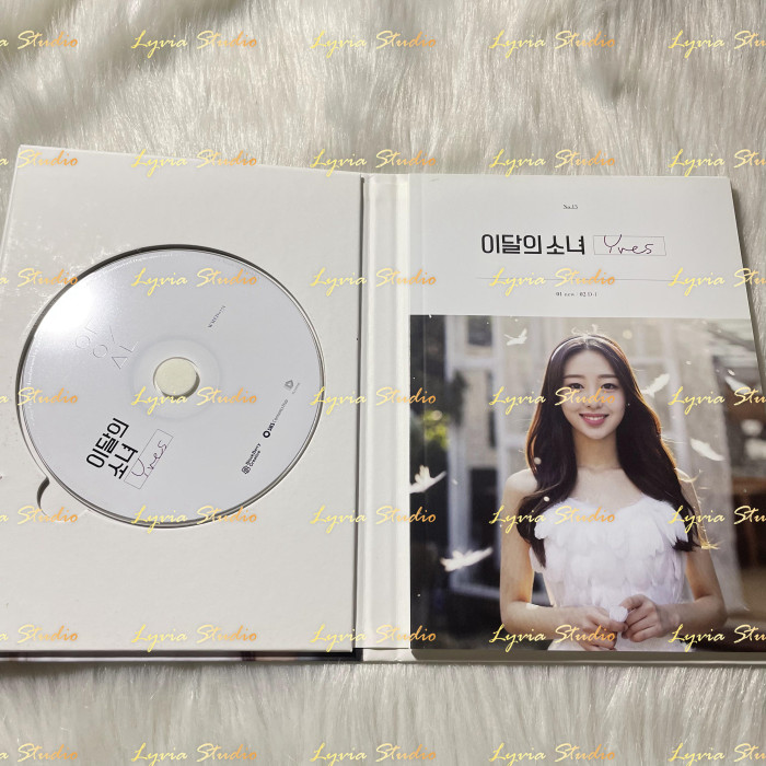 LOONA Yves Solo 'Yves' Signed Album