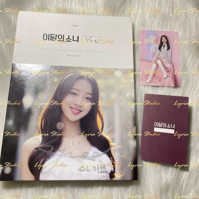 LOONA Yves Solo 'Yves' Signed Album
