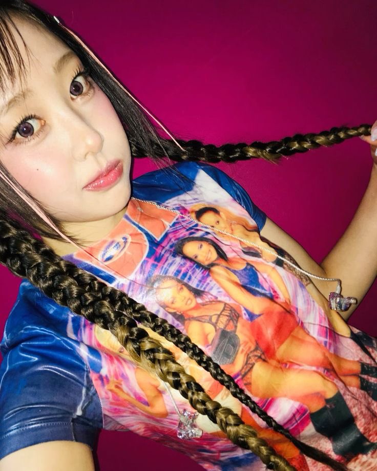 LOONA Yves Signed Polaroid from solo LOOP era - www.lyviastudio.com