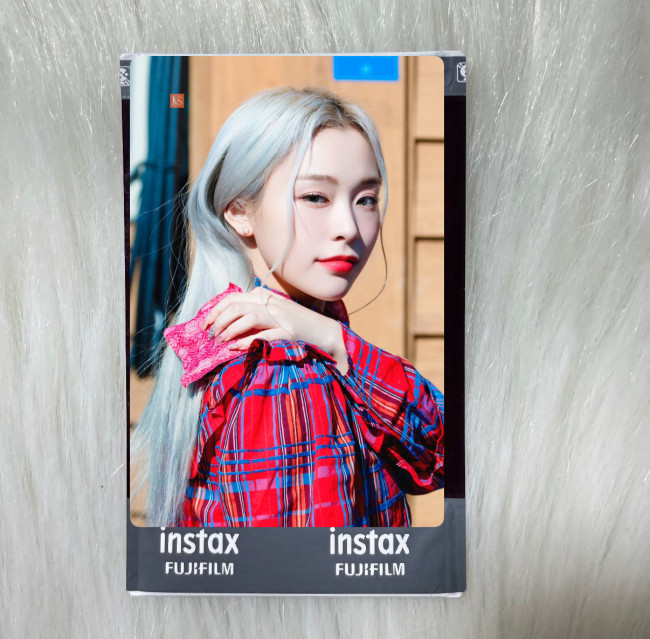 DREAMCATCHER Gahyun Gahyeon Autographed Signed Polaroid from Odd Eye era