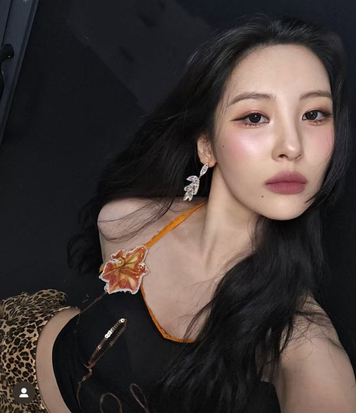 SUNMI Autographed Signed Polaroid from Ballon In Love era