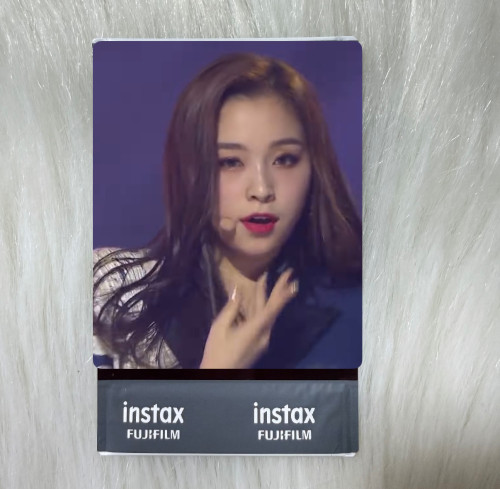 DREAMCATCHER Gahyun Gahyeon Autographed Signed Polaroid from Piri era