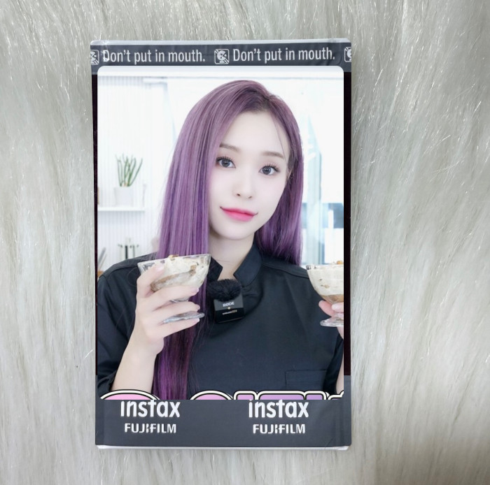 DREAMCATCHER Gahyun Gahyeon Autographed Signed Polaroid from Final Of 7 Doors era