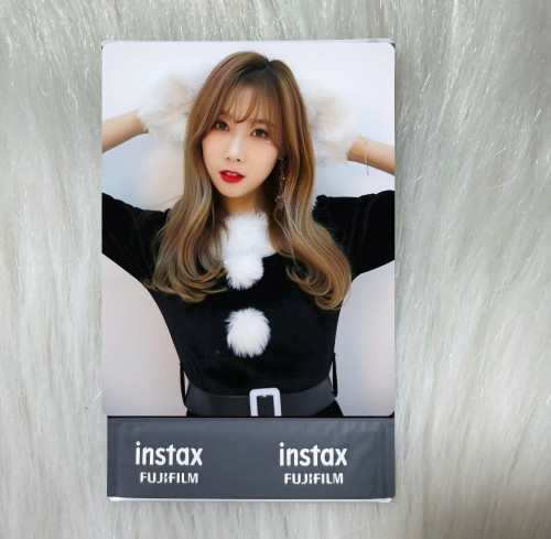 DREAMCATCHER Handong Autographed Signed Polaroid from 2018 Christmas Event era