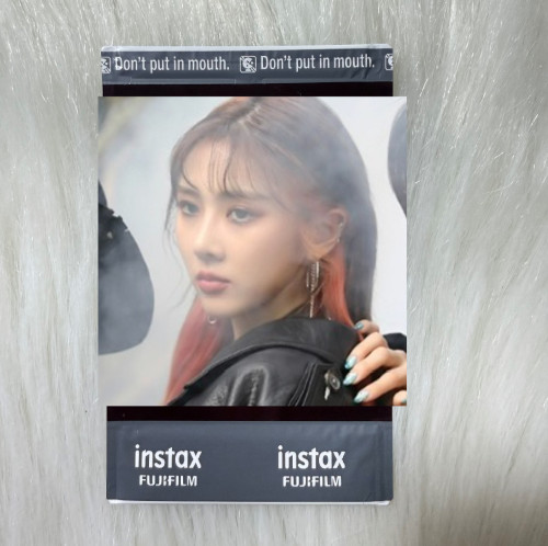 DREAMCATCHER Yoohyeon Autographed Signed Polaroid from BOCA era