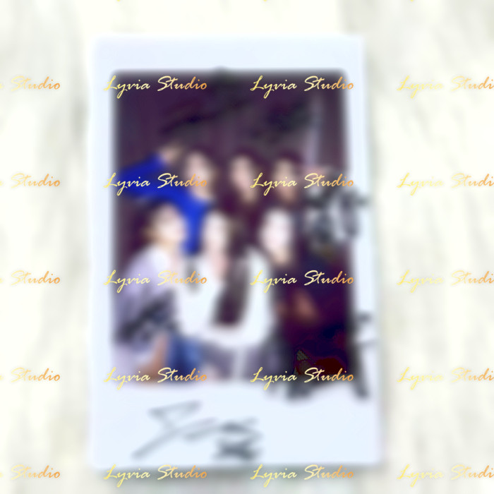 MOMOLAND OT6 Group Signed Polaroid From White Spring era &OT9 Group Signed Polaroid From 2018AAA Awards SET