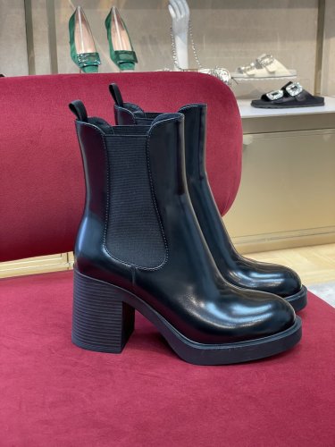 Prada women _Boots shoes eur 35-41