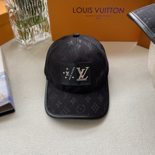 LOUIS VUITTON Hats