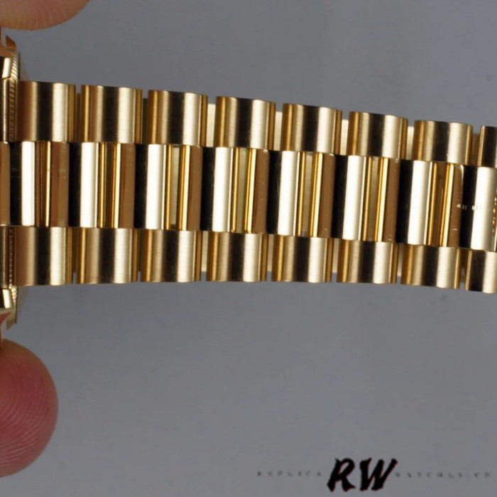 Rolex Day-Date 118208 Silver Dial Domed Bezel 36mm Unisex Replica Watch