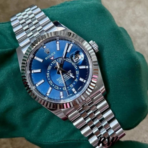 Rolex Sky-Dweller 326934 Fluted Bezel Blue Dial 42MM Replica Watch