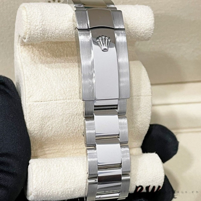 Rolex Datejust 126334 Fluted Bezel Silver Dial 41MM Mens Replica Watch