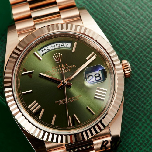 Rolex Day-Date 228235 Green Roman Numeral Dial Fluted Bezel 40mm Mens Replica Watch