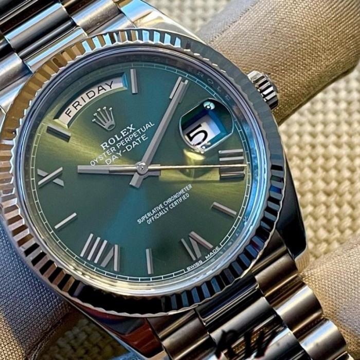Rolex Day-Date 228239 Olive Green Roman Dial Fluted Bezel 40mm Mens Replica Watch
